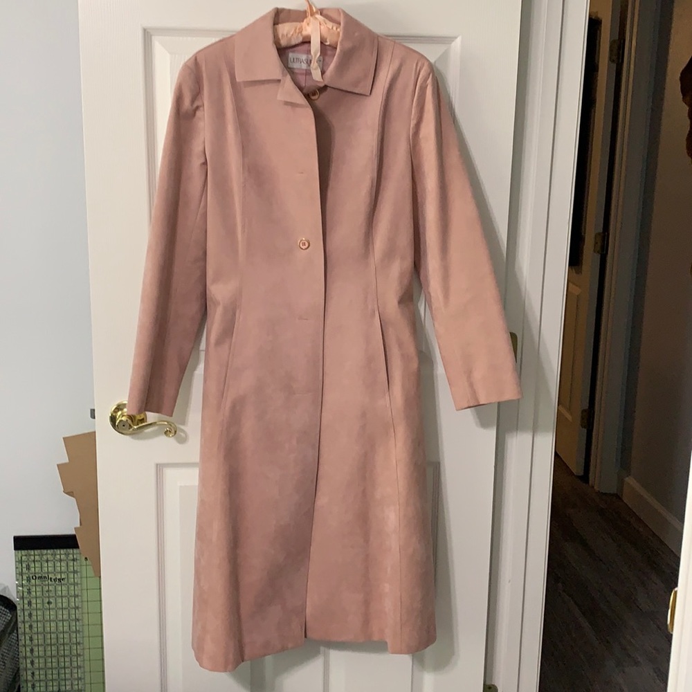 ULTRASUEDE 10 Pink long dress coat. Buttons up front, belted in back. 2 pockets